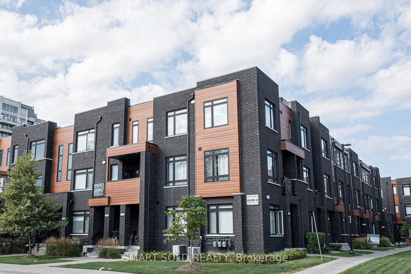 105 - 370D Red Maple Road