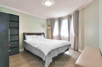 127 Tomlinson Circle • Markham, ON photo 6