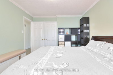 127 Tomlinson Circle • Markham, ON photo 7