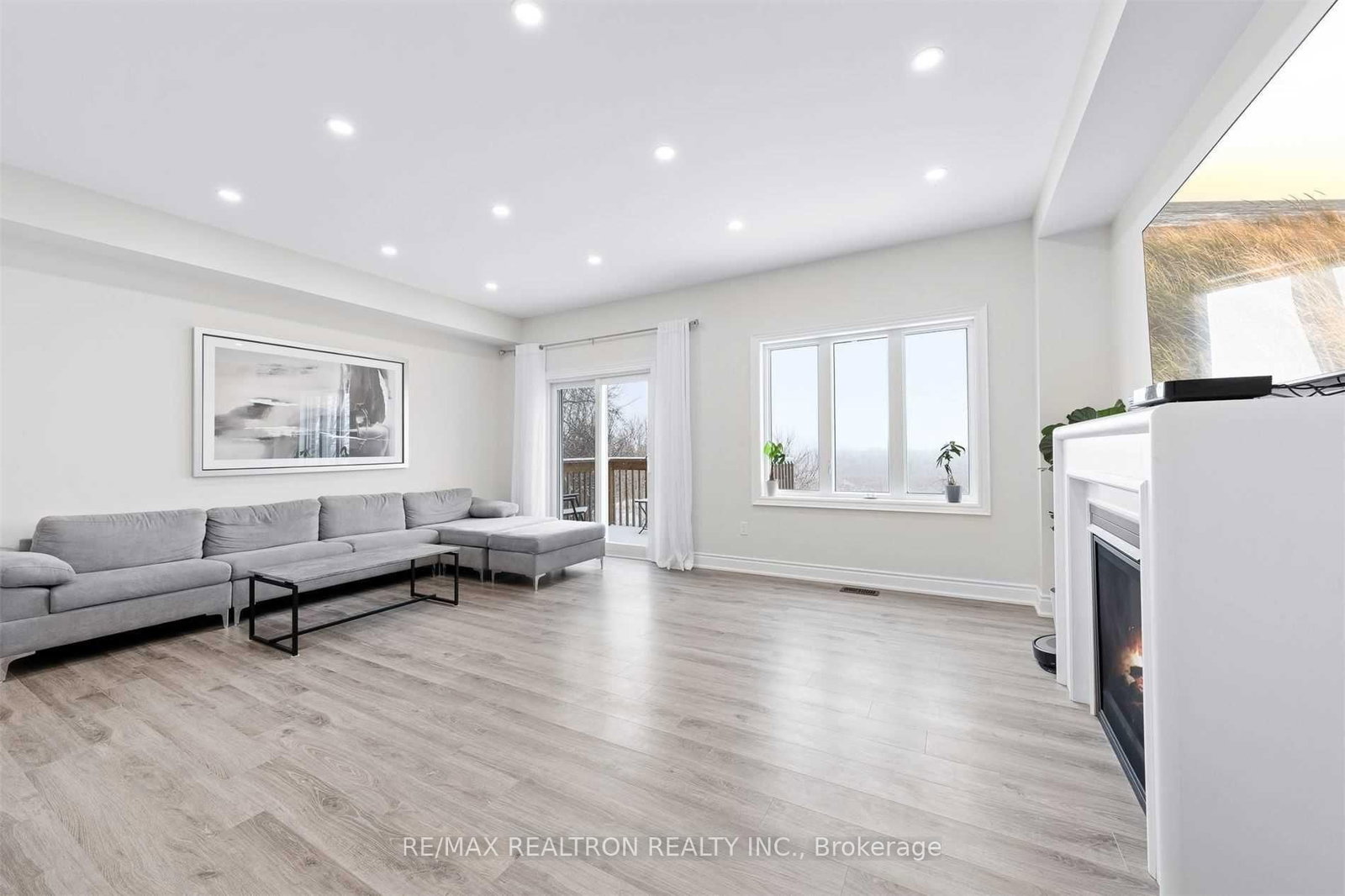 1172 Peelar Crescent • Innisfil, ON photo 5