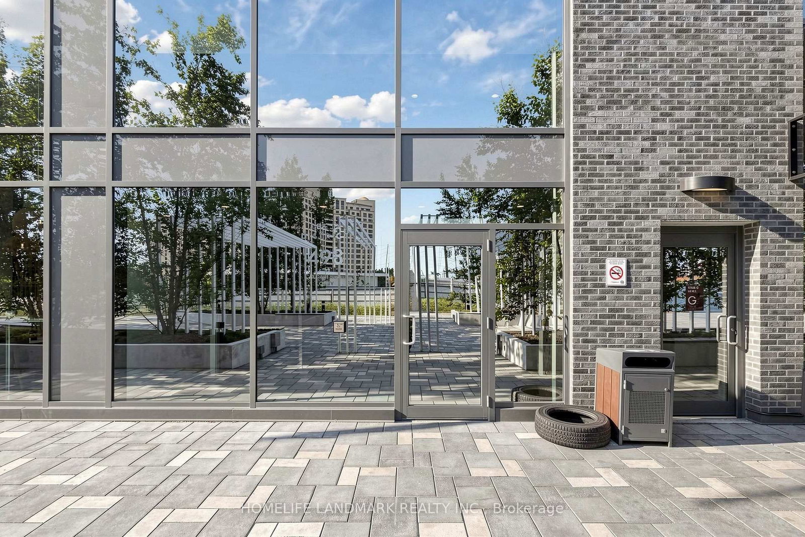 1129-498 Caldari Rd, Vaughan, view 4