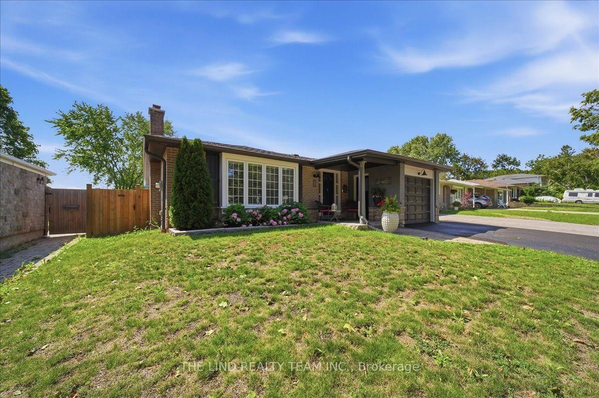 163 Orchard Heights Boulevard • Aurora, ON photo 3