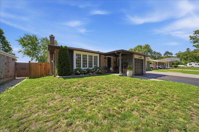 163 Orchard Heights Boulevard • Aurora, ON photo 3