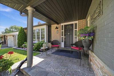 163 Orchard Heights Boulevard • Aurora, ON photo 5