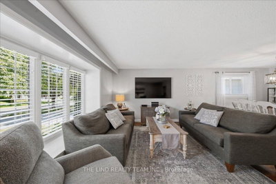 163 Orchard Heights Boulevard • Aurora, ON photo 7