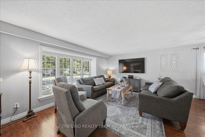 163 Orchard Heights Boulevard • Aurora, ON photo 8