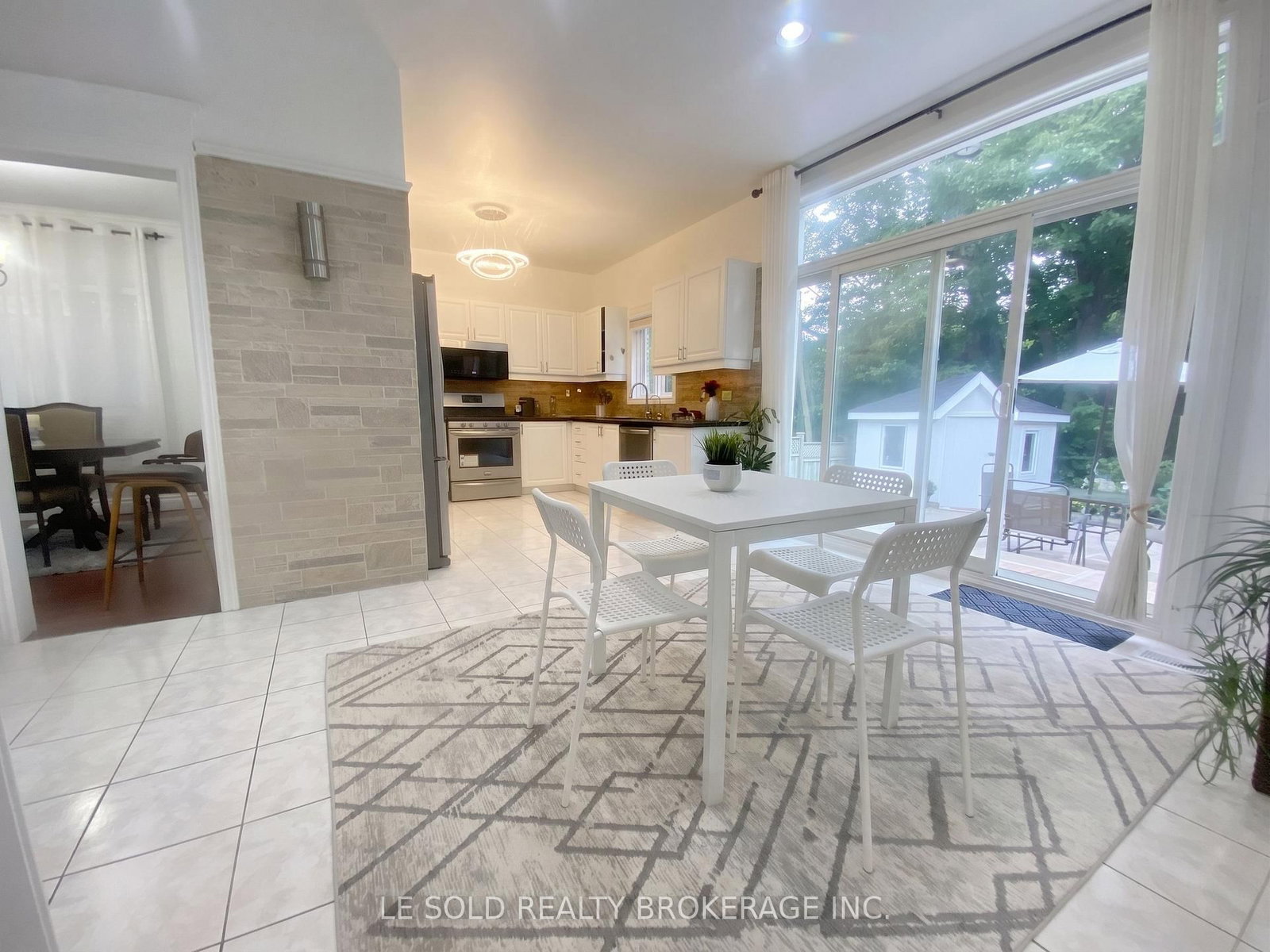 76 Larratt Lane • Richmond Hill, ON photo 10