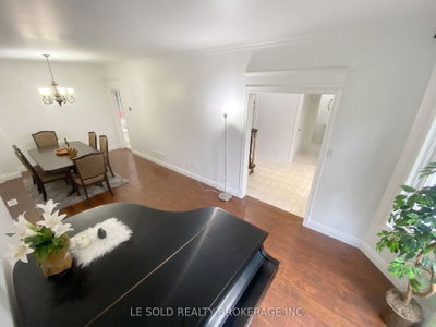 76 Larratt Lane • Richmond Hill, ON photo 4