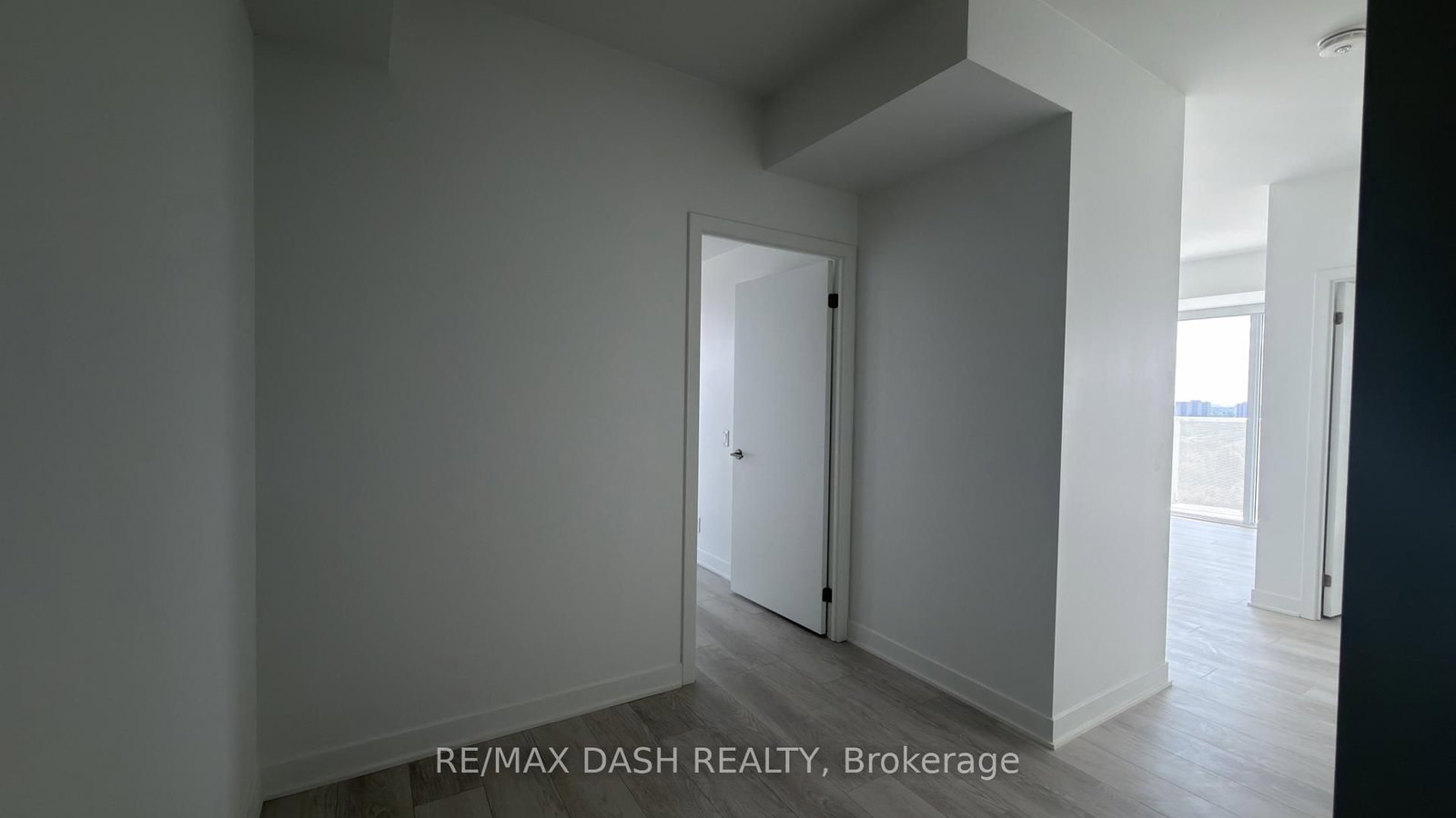 1404-10 Flavelle Tr, Vaughan, view 10
