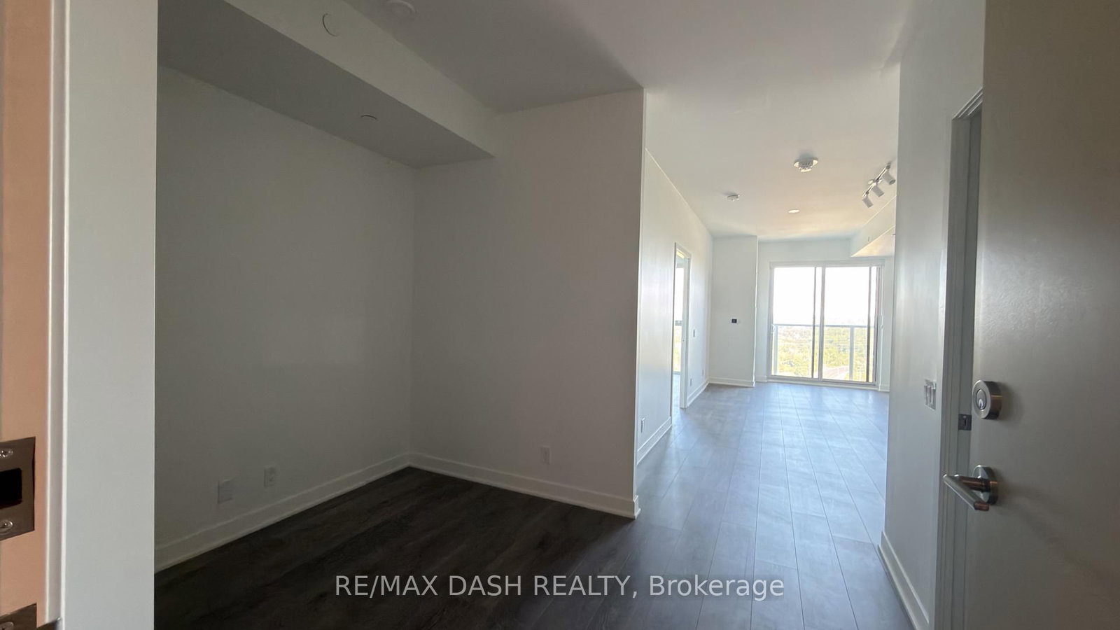1919-6 Flavelle Tr, Vaughan, view 8