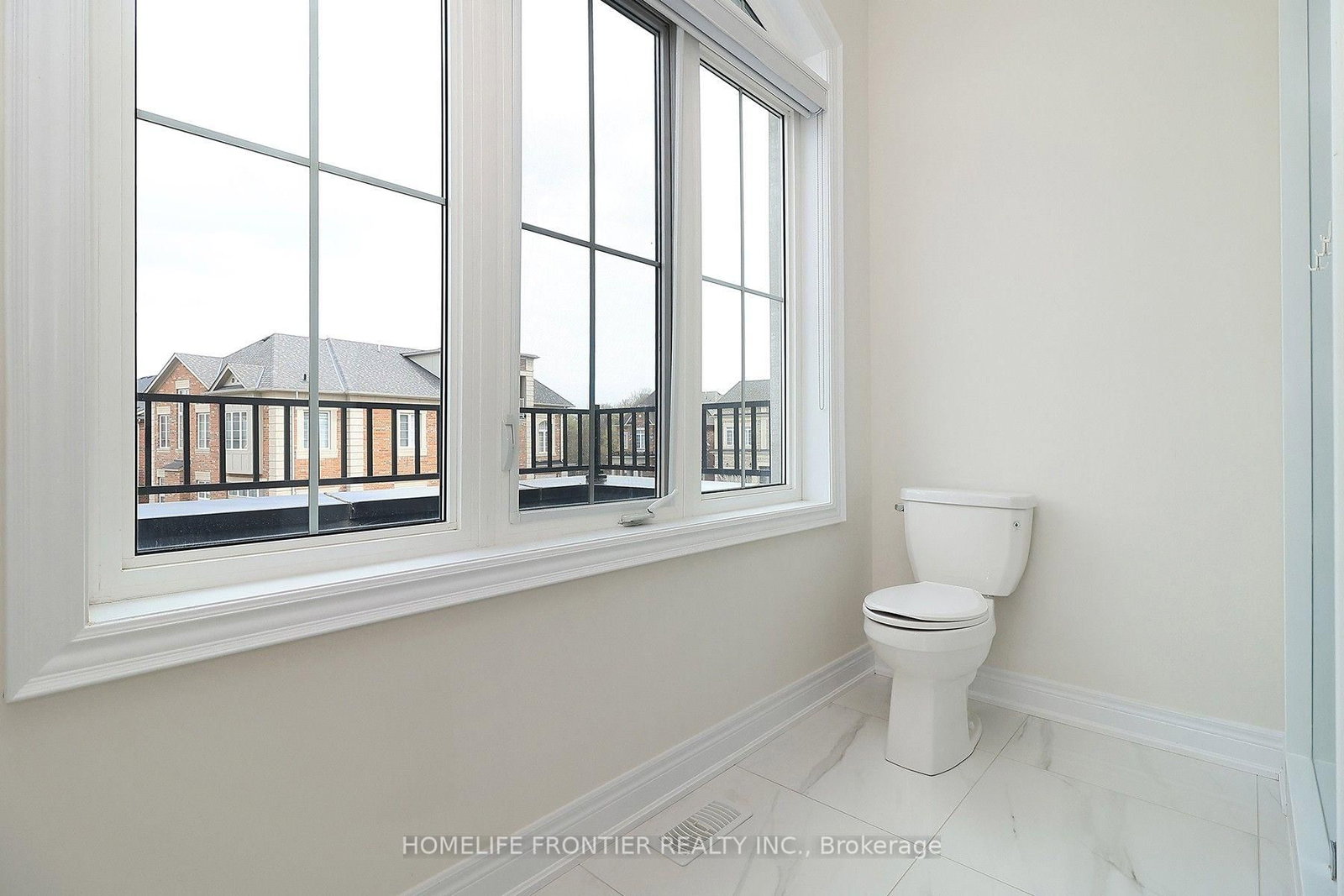 8 Planet Street • Richmond Hill, ON photo 17