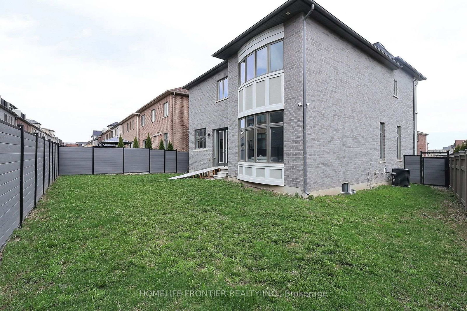 8 Planet Street • Richmond Hill, ON photo 23