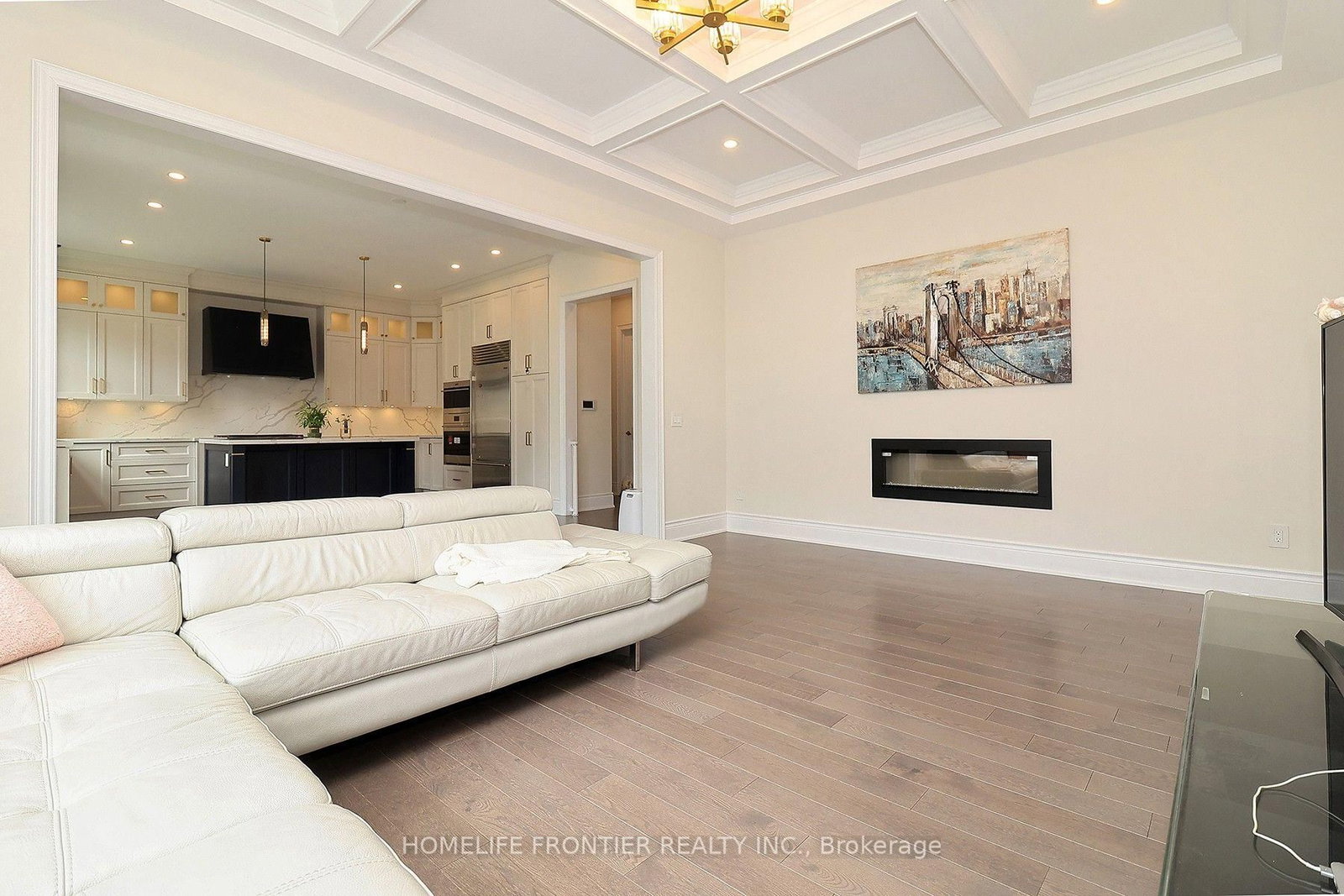 8 Planet Street • Richmond Hill, ON photo 3