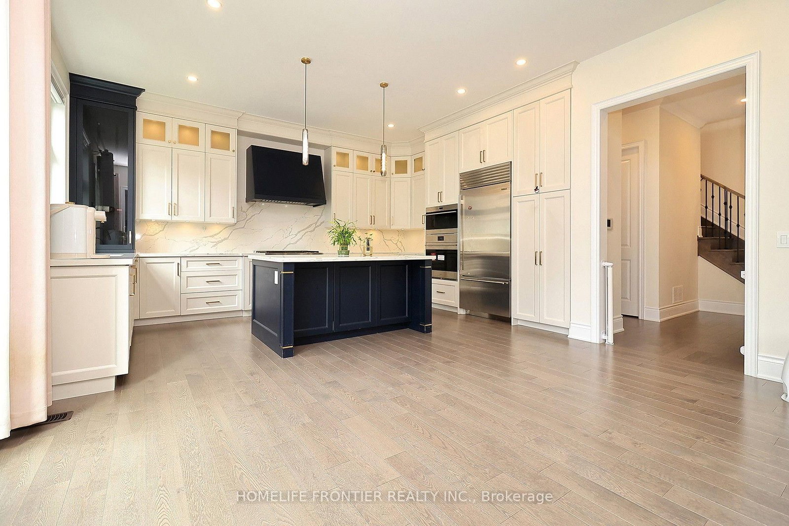 8 Planet Street • Richmond Hill, ON photo 4