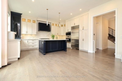 8 Planet Street • Richmond Hill, ON photo 4