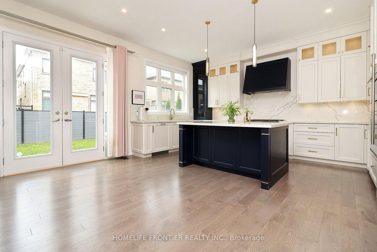 8 Planet Street • Richmond Hill, ON photo 5