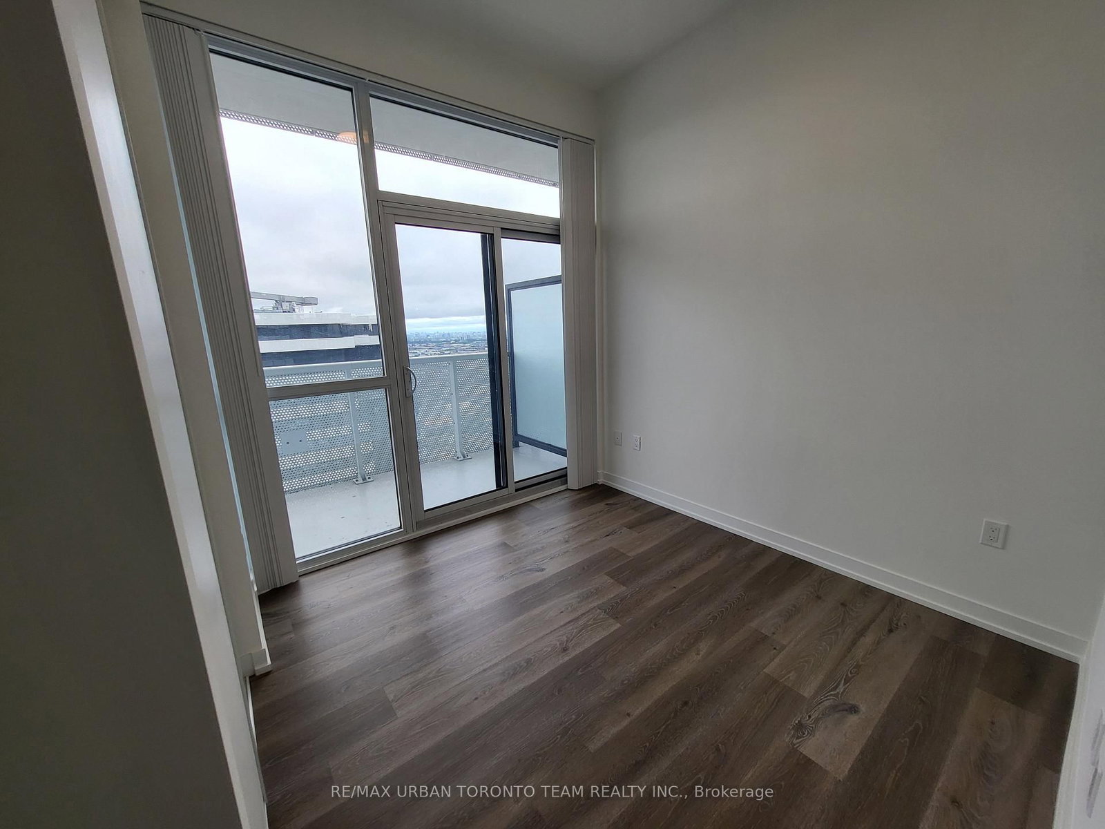 6512-225 Commerce St, Vaughan, view 8