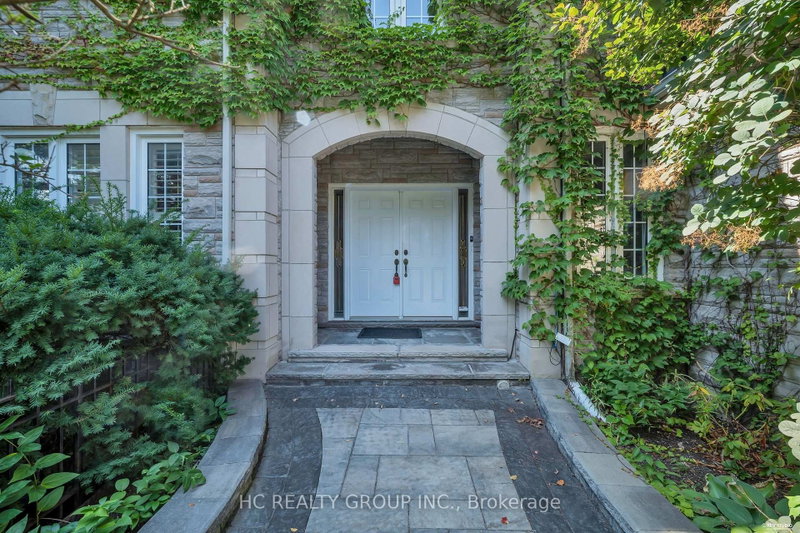 77 Sutcliffe Crescent