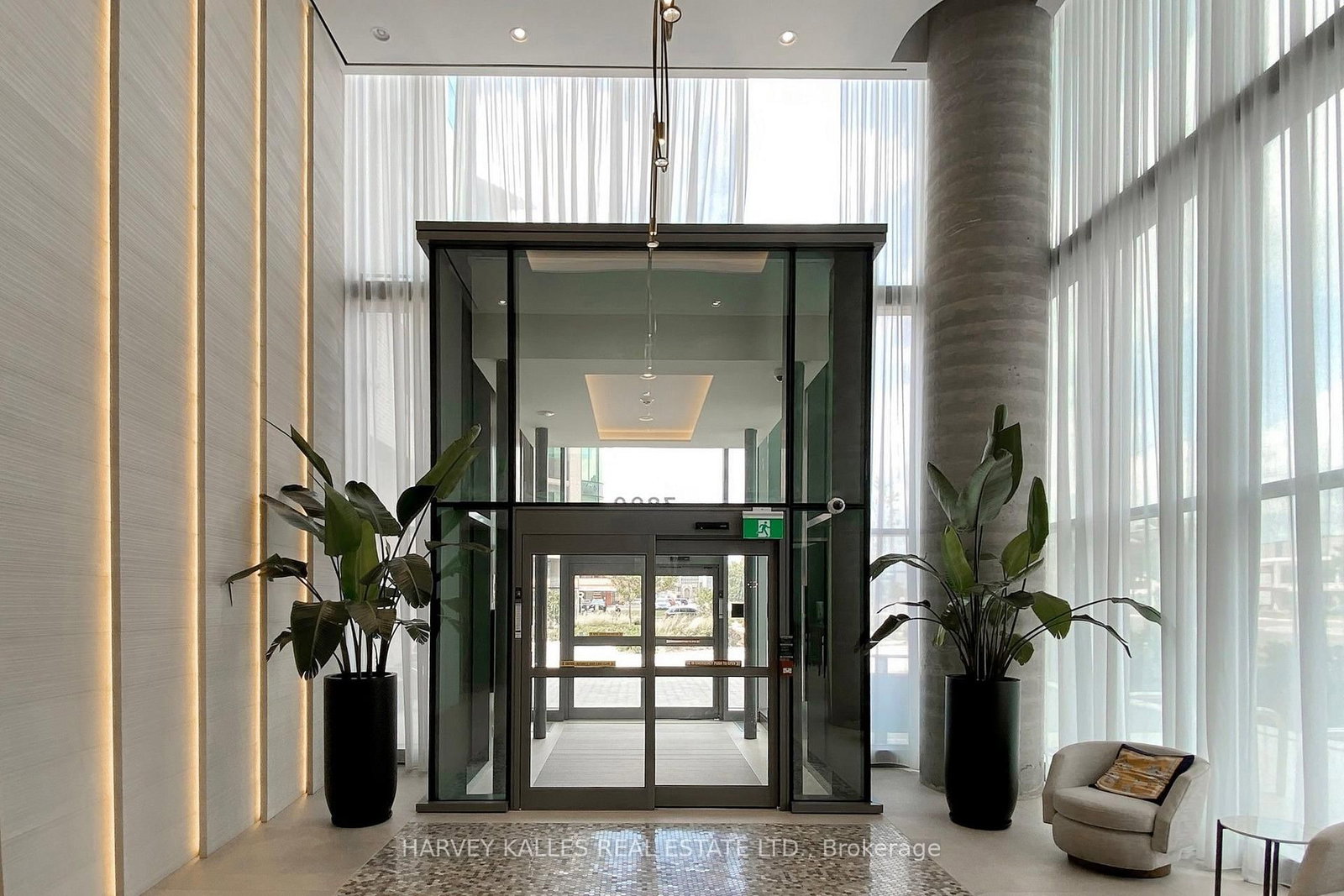 2807-7890 Jane St, Vaughan, view 4