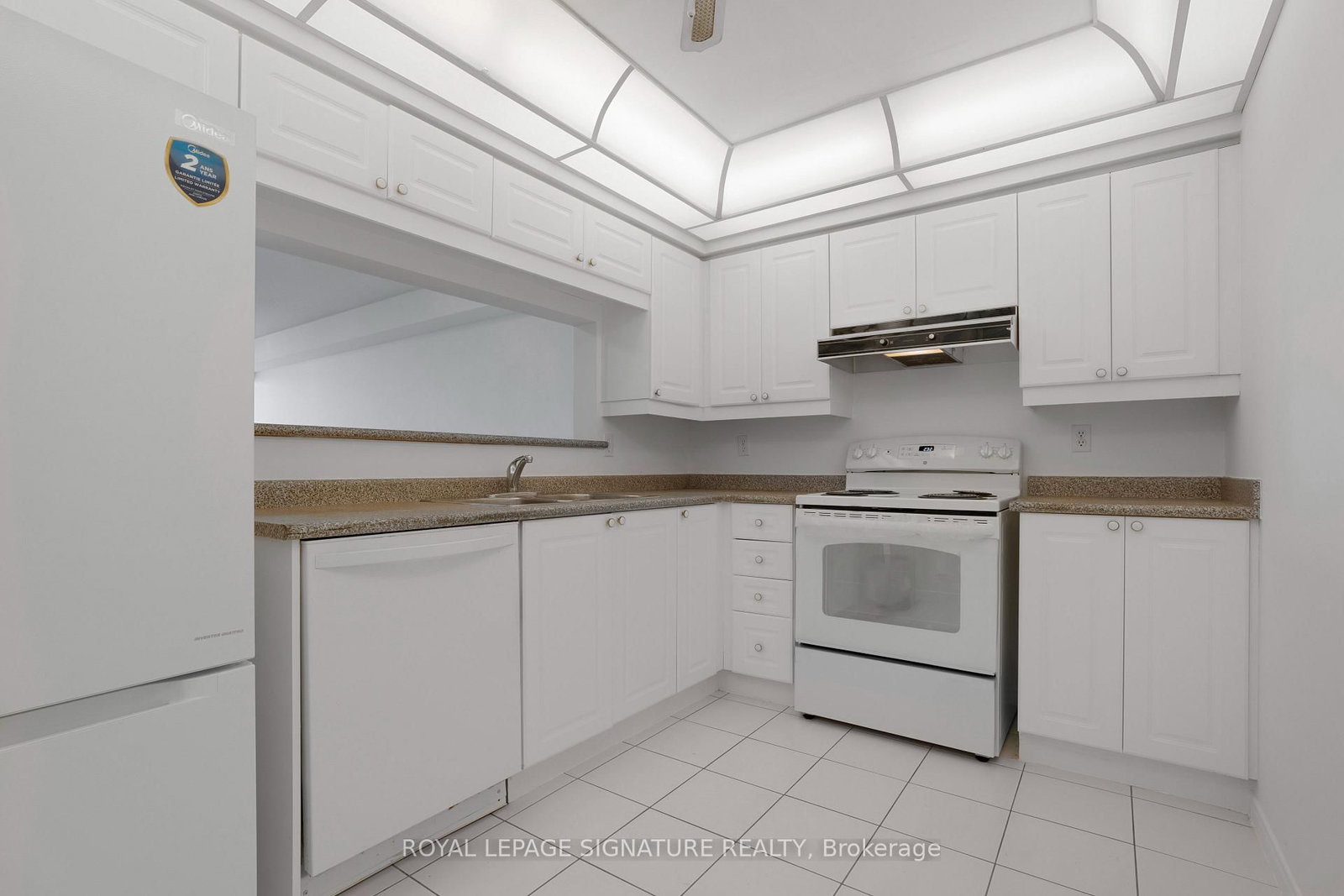 11 Townsgate Drive • #1410 • Vaughan, ON photo 10
