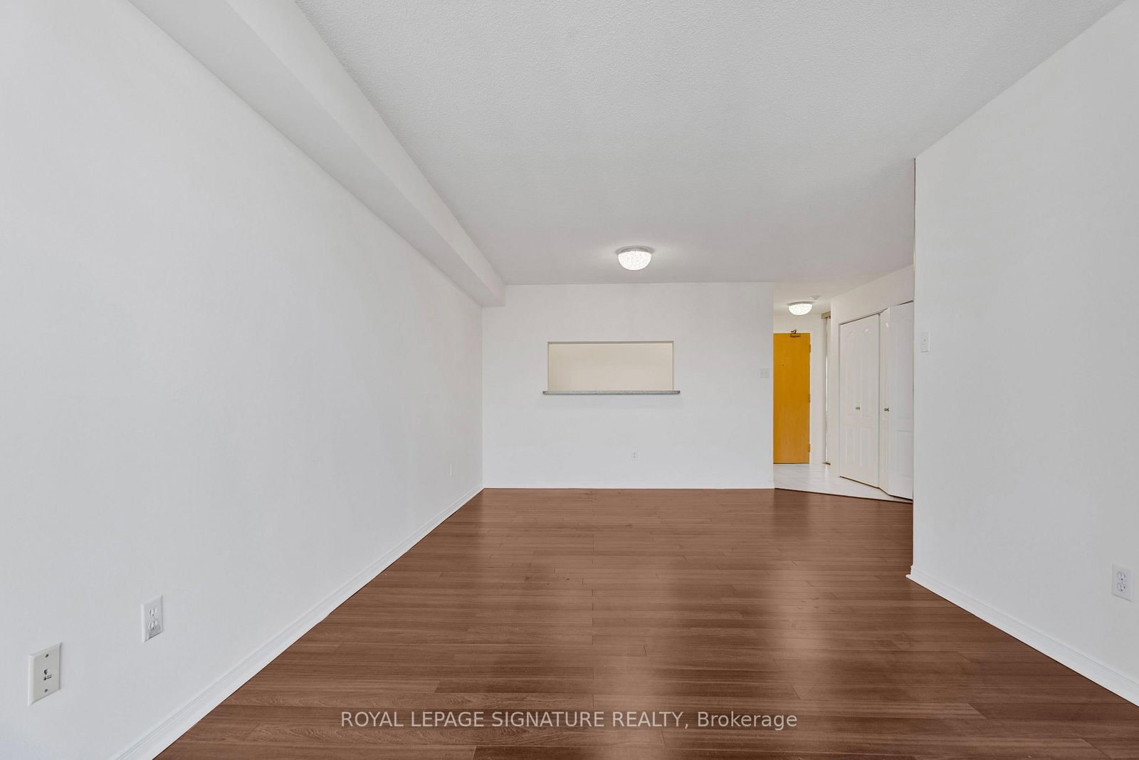 11 Townsgate Drive • #1410 • Vaughan, ON photo 5
