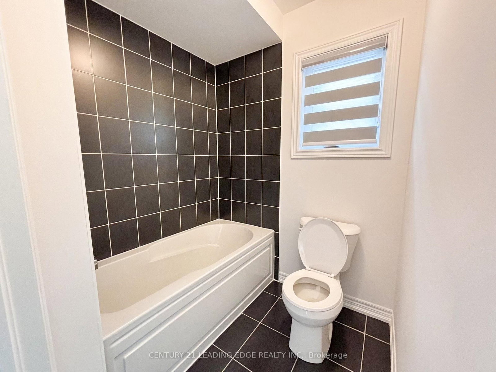 19 Wakefield Boulevard • Essa, ON photo 25