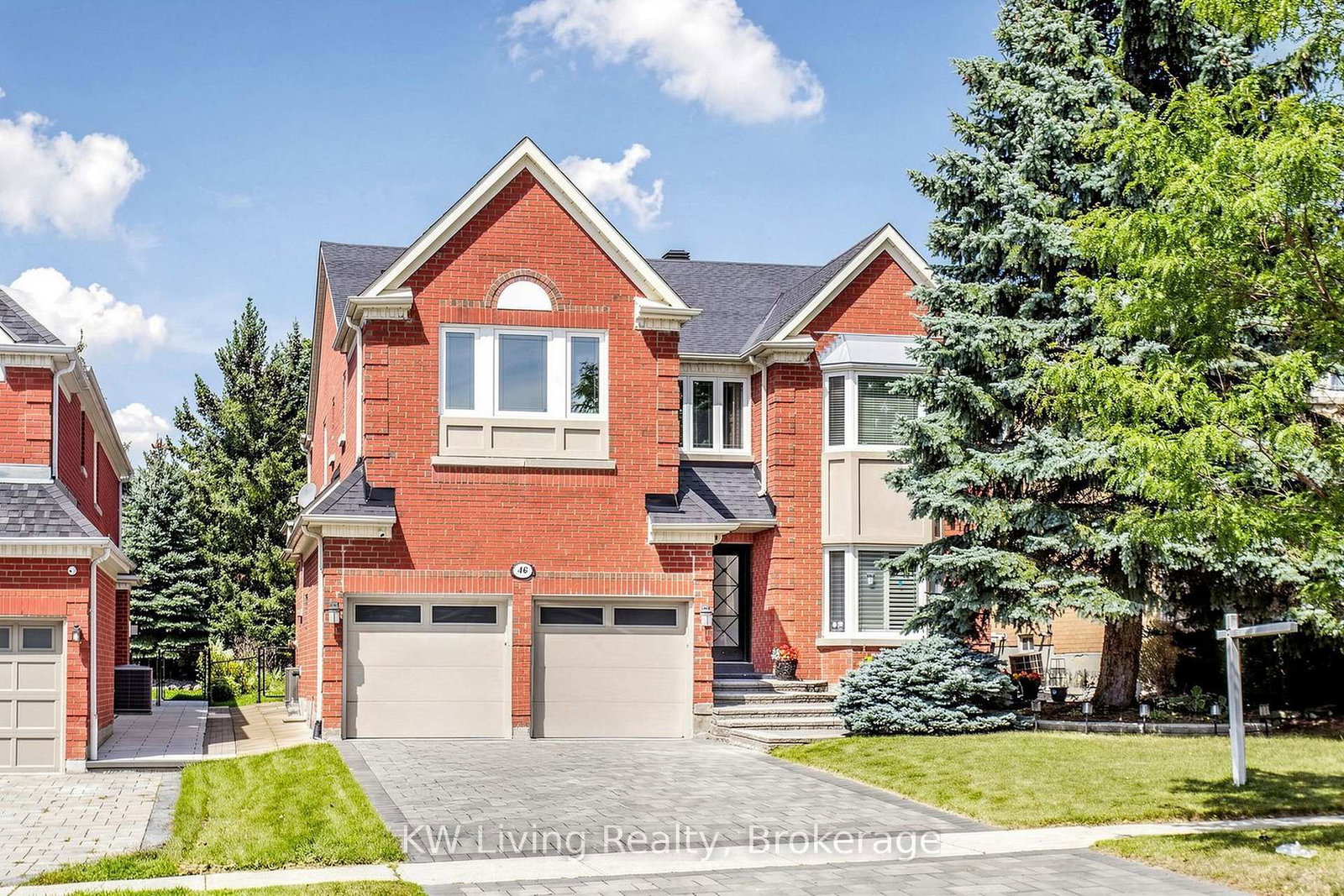 46 Clarendon Drive • Richmond Hill, ON photo 2