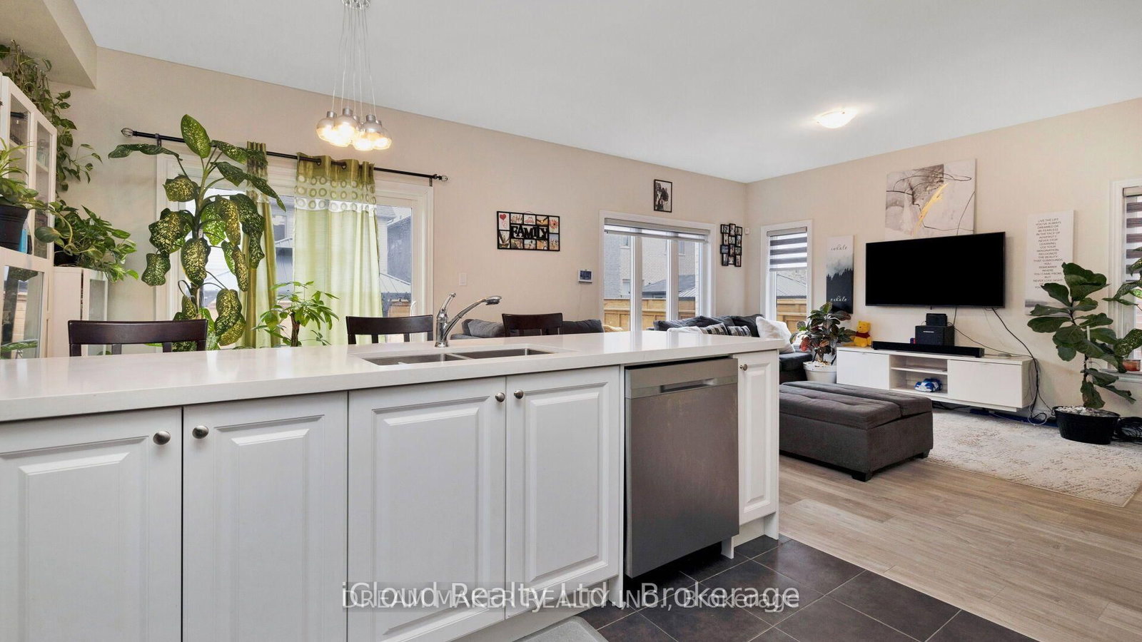 73 Lorne Thomas Place • New Tecumseth, ON photo 16