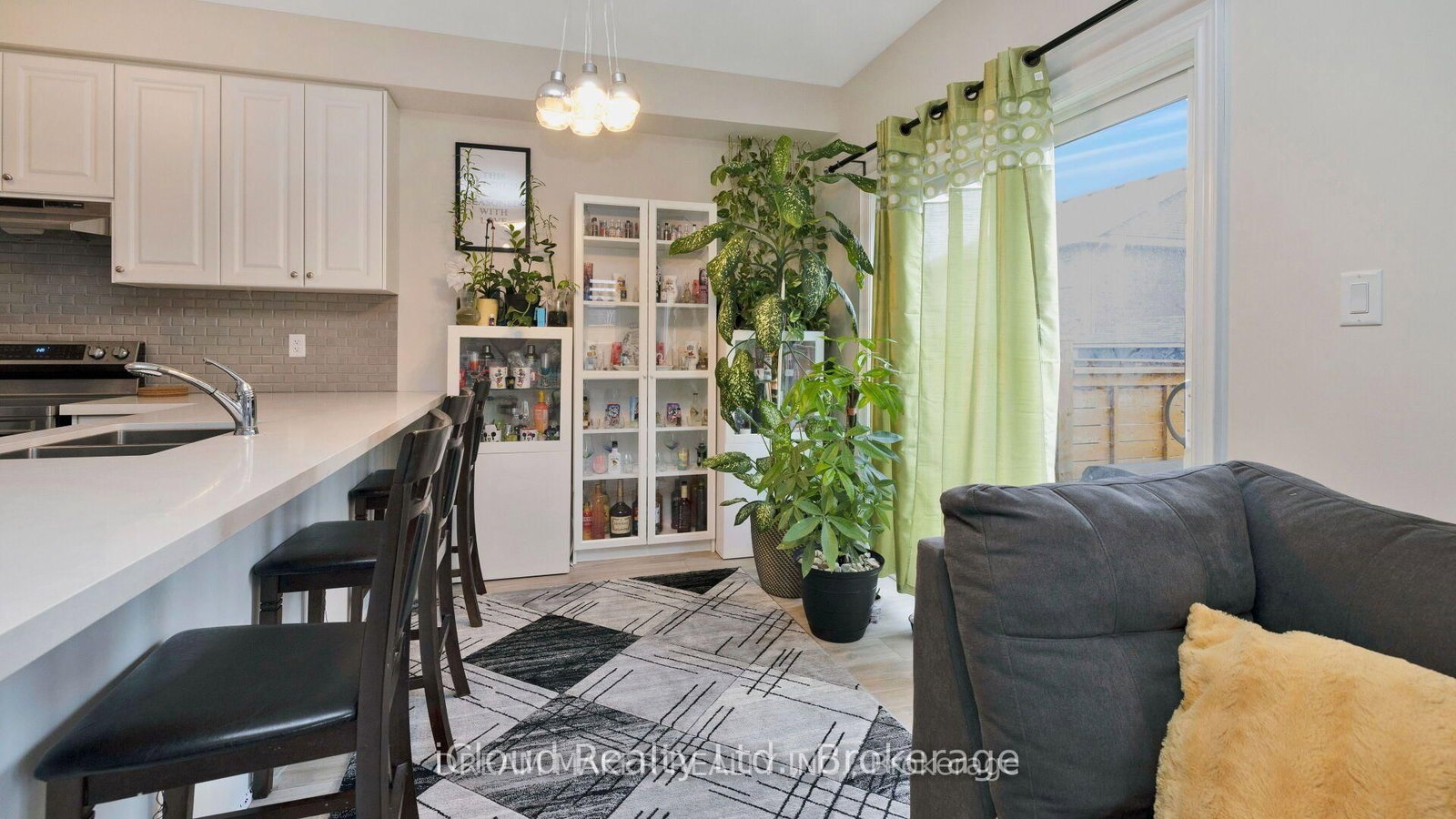 73 Lorne Thomas Place • New Tecumseth, ON photo 17