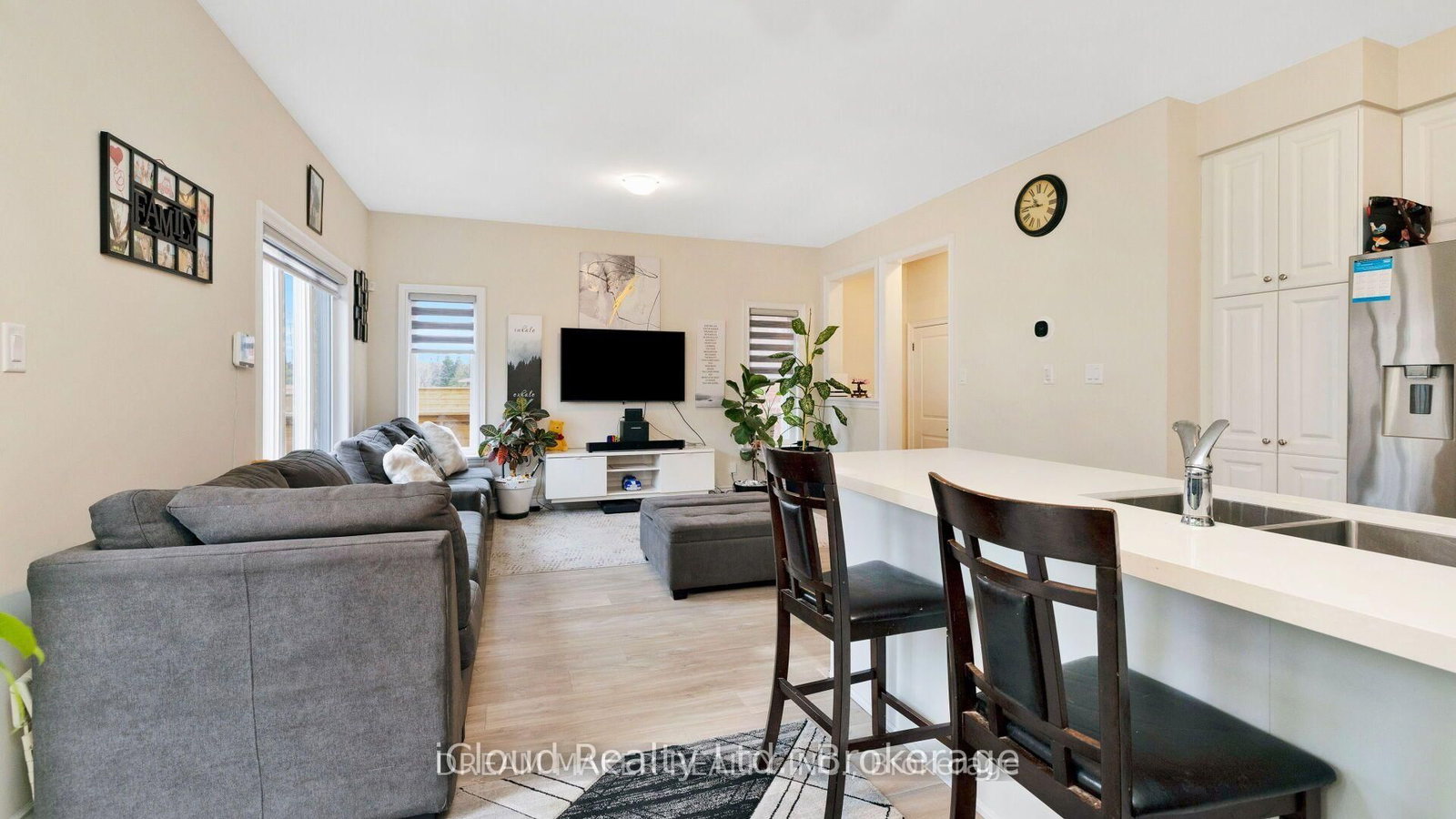 73 Lorne Thomas Place • New Tecumseth, ON photo 18