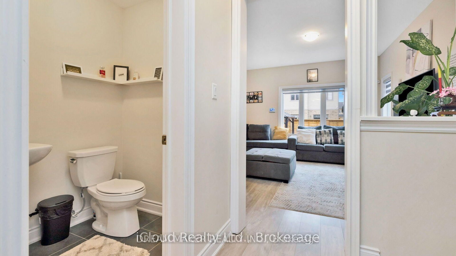 73 Lorne Thomas Place • New Tecumseth, ON photo 7