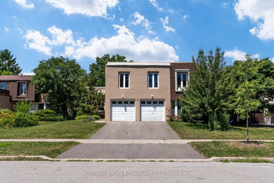 Detached House for sale at 32 Reesorville Road, Markham, Ontario, L3P 3L2 - Markham Village - MLS: N13726138
