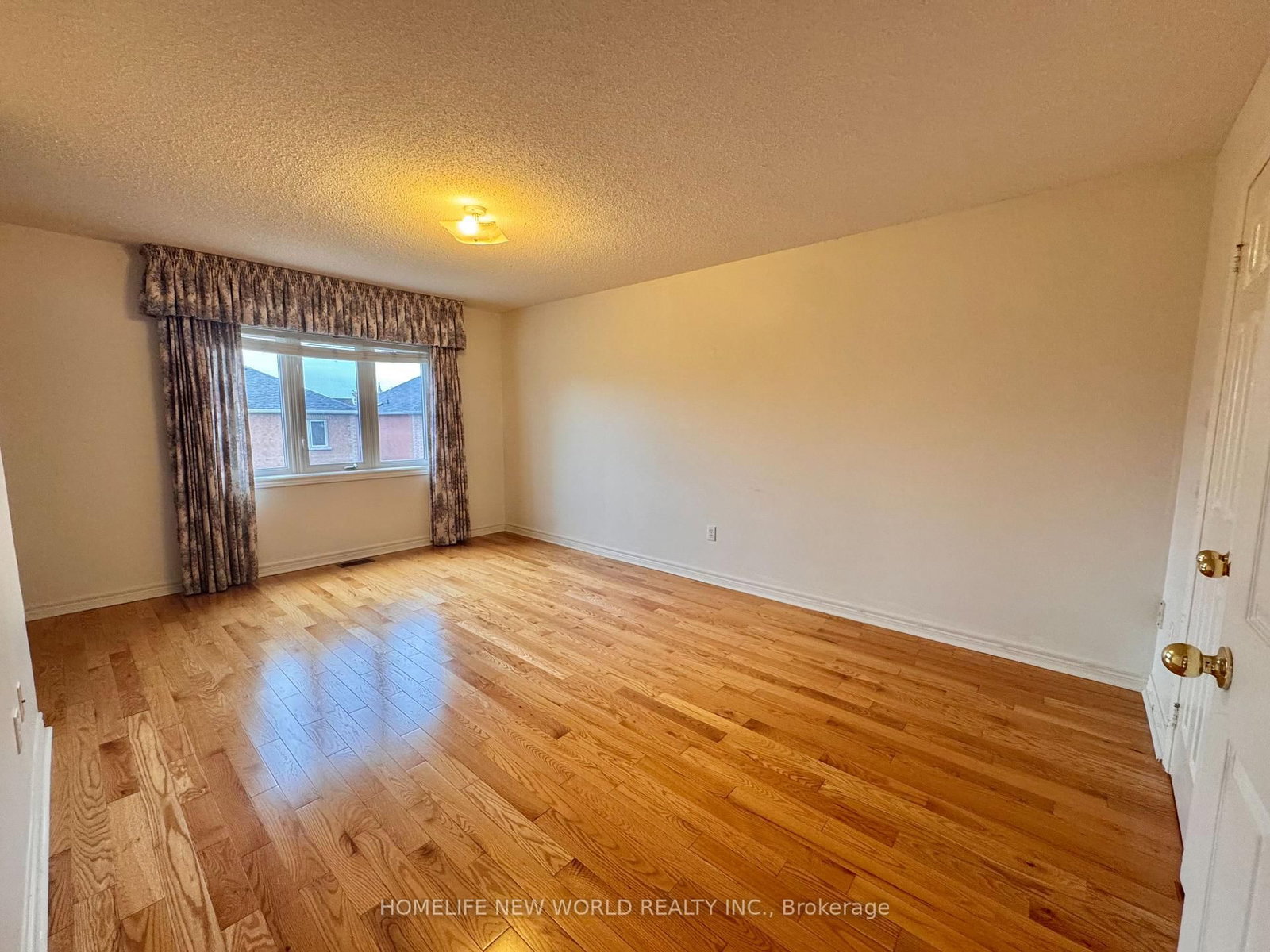 7 Symphony Gate • Markham, ON photo 14