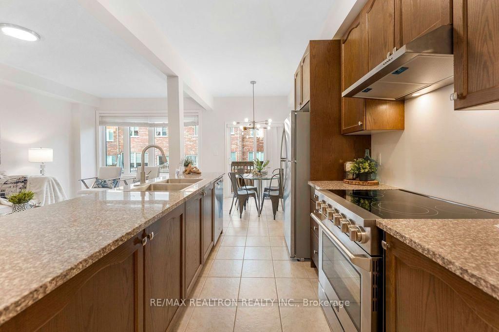 55 Drum Street • Whitchurch-Stouffville, ON photo 18