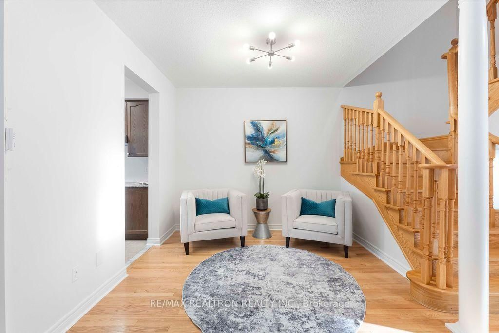55 Drum Street • Whitchurch-Stouffville, ON photo 9
