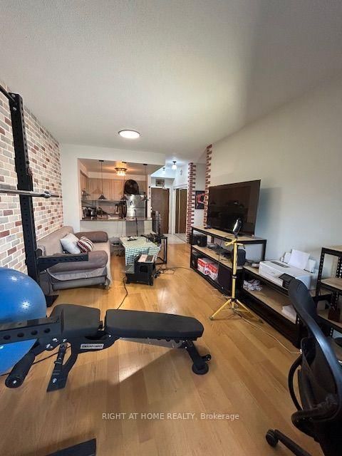 2 Maison Parc Court • #403 • Vaughan, ON photo 22