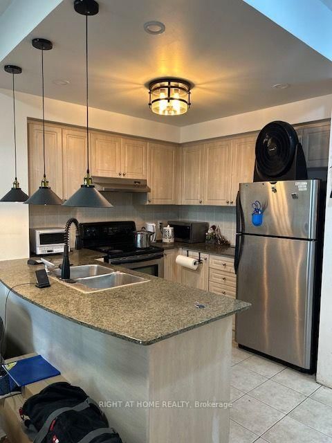 2 Maison Parc Court • #403 • Vaughan, ON photo 25