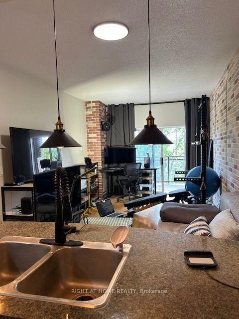 2 Maison Parc Court • #403 • Vaughan, ON photo 26