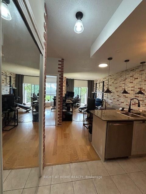 2 Maison Parc Court • #403 • Vaughan, ON photo 27