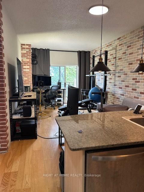 2 Maison Parc Court • #403 • Vaughan, ON photo 30