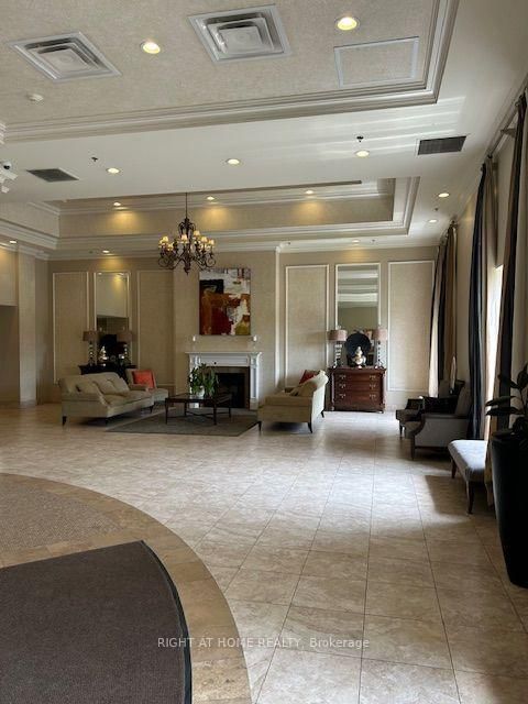 2 Maison Parc Court • #403 • Vaughan, ON photo 5