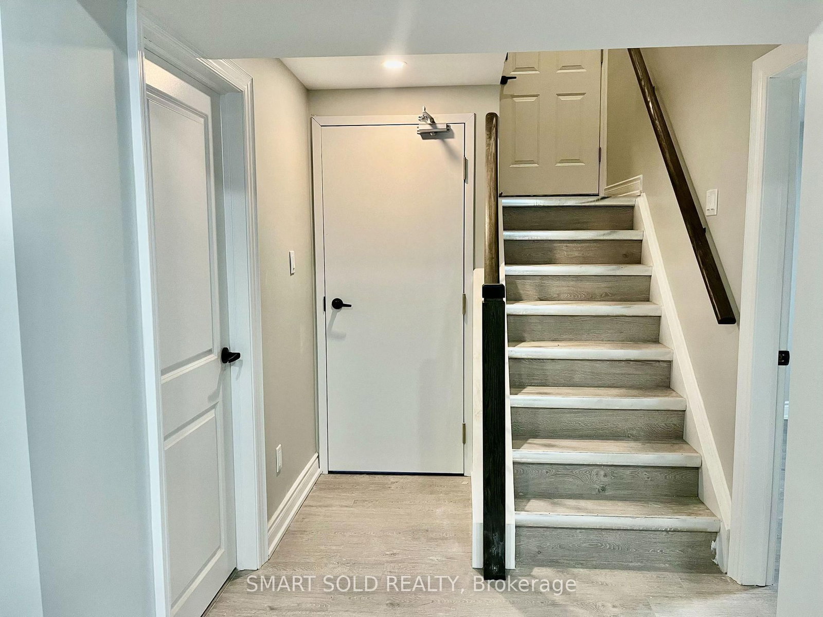 Lower - 228 Silverbirch Drive, Newmarket 5
