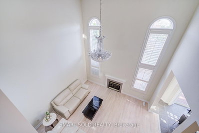 39 Victoria Wood Avenue • Markham, ON photo 4