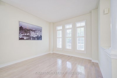 39 Victoria Wood Avenue • Markham, ON photo 8