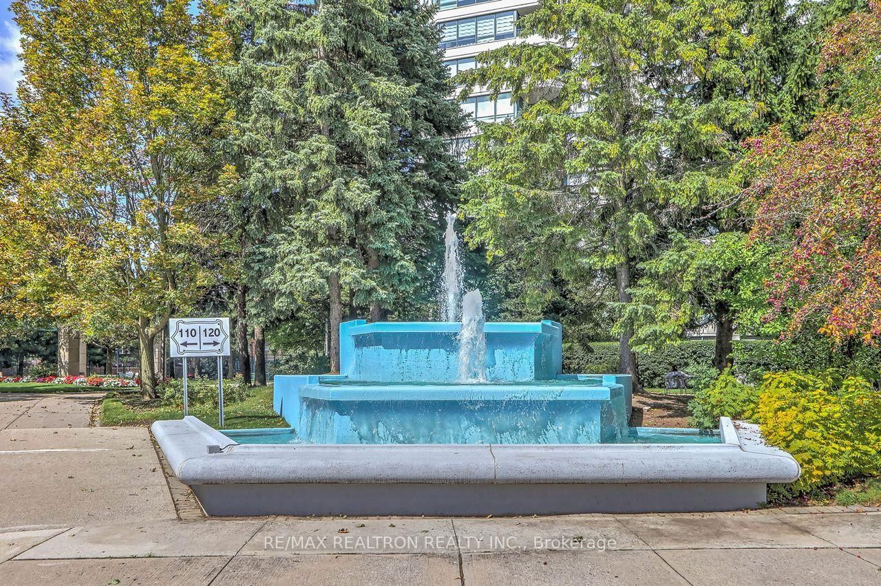 120 Promenade Circle • #614 • Vaughan, ON photo 5