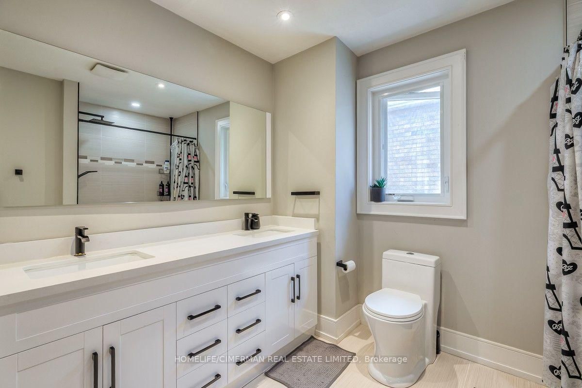365 Kennedy Street W • Aurora, ON photo 18