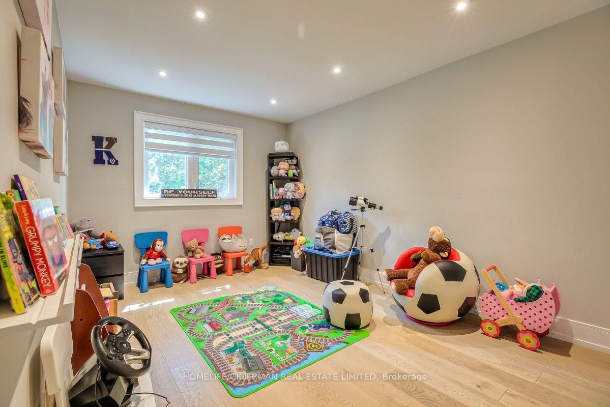365 Kennedy Street W • Aurora, ON photo 21