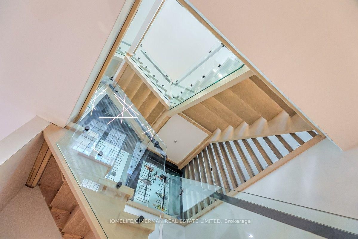 365 Kennedy Street W • Aurora, ON photo 23