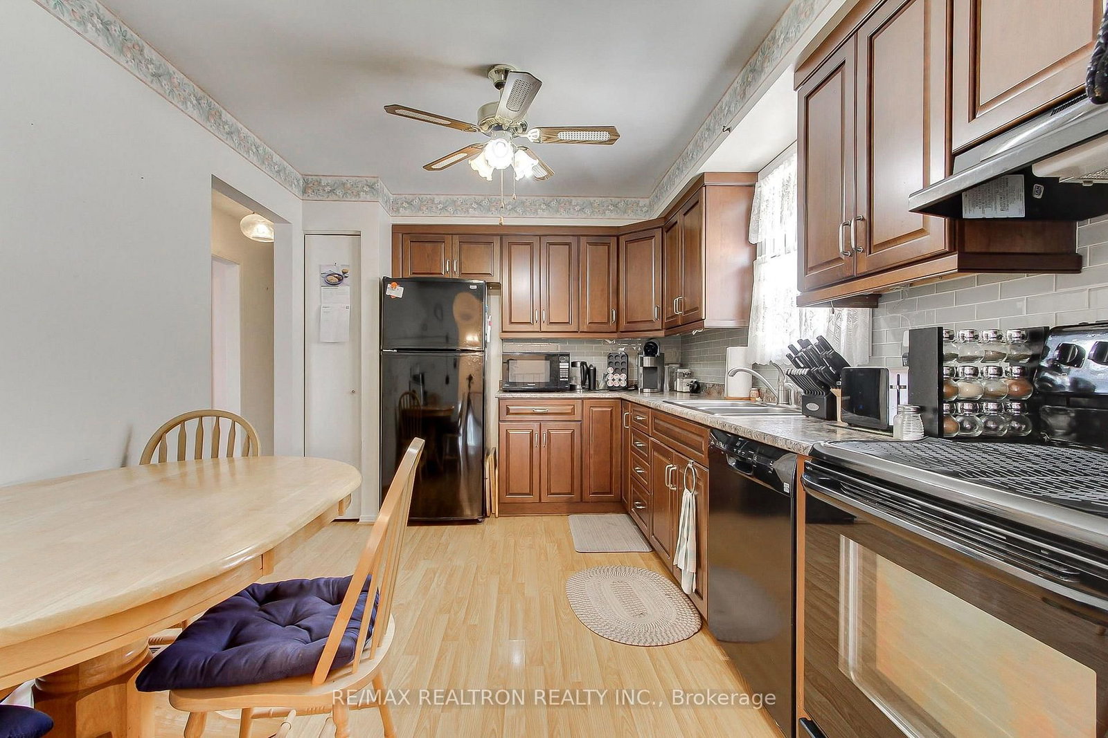 28 Longview Drive • Bradford West Gwillimbury, ON photo 7