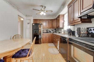 28 Longview Drive • Bradford West Gwillimbury, ON photo 7